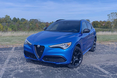 Is the 2023 Alfa Romeo Stelvio a Good SUV? 4 Pros and 4 Cons | Cars.com